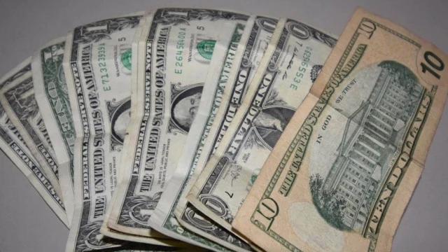 Casi llega a los 20 pesos el dólar en Reynosa
