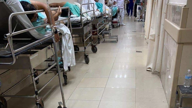 Hospital IMSS Matamoros, saturado: Esperan hasta 4 horas para atención
