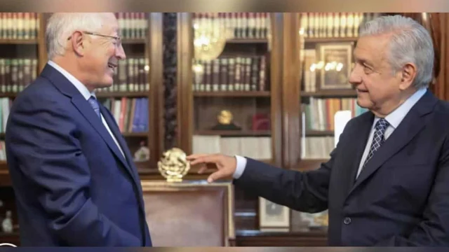 Pausa AMLO relación con embajadas de EU y Canadá