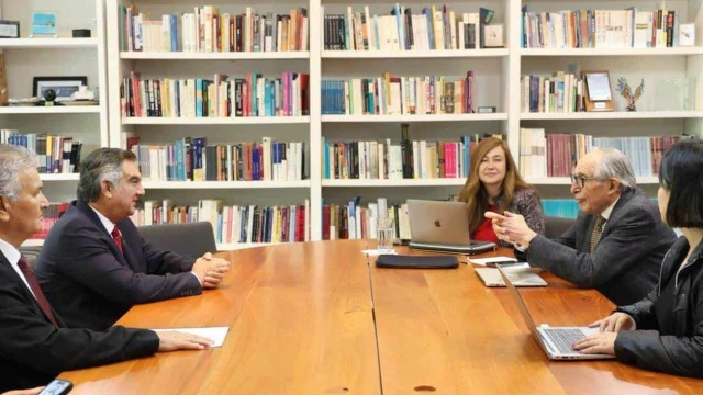 Participa Gobernador en reunión de Salud