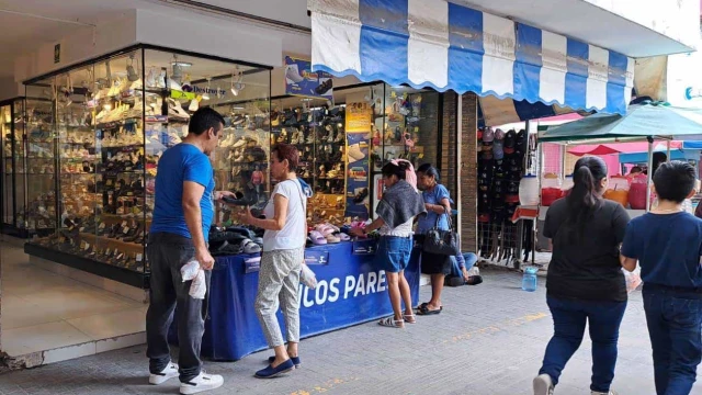 Saturan zona Centro de Reynosa por útiles escolares