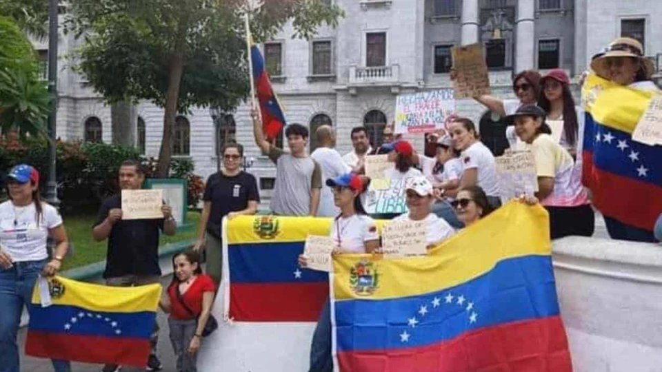 Exigen la salida de Nicolás Maduro en Tampico: Marcha venezolana en sur de Tamaulipas