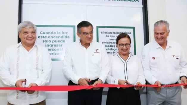 Entrega Américo Villarreal tomógrafo en el Hospital Infantil