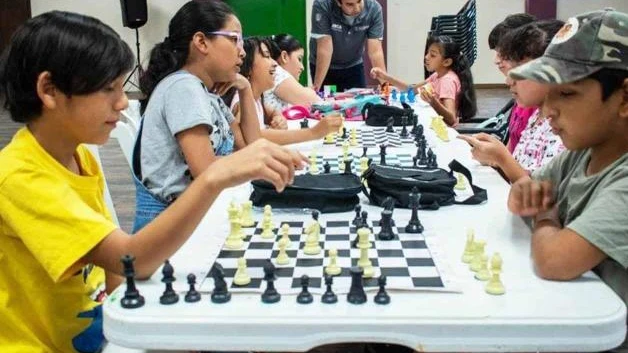 Sin clases ni maestros: Recortan personal y talleres en el IRCA