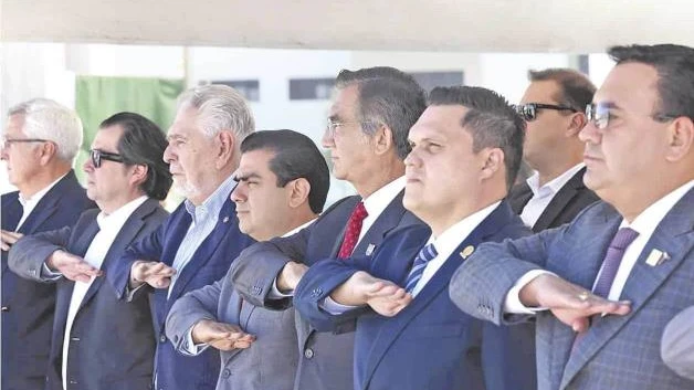 Acude AVA a relevos de los mandos militares