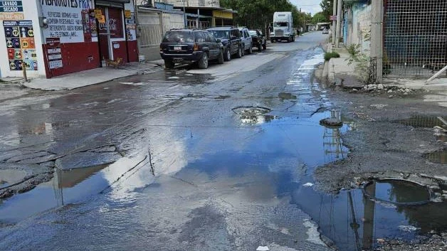 Tiene 10 años fuga de aguas negras en la Colonia Almaguer de Reynosa