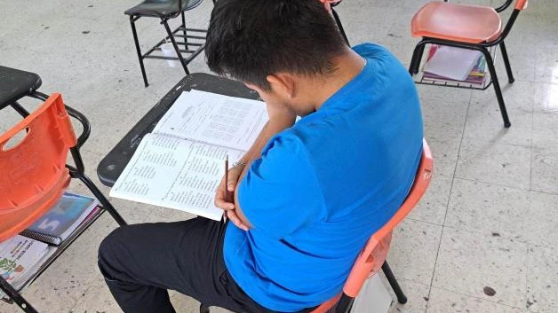 Buscan que adultos terminen educación primaria y secundaria en Reynosa