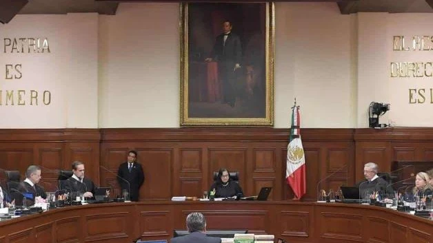 Recortan salarios; bajan ministros remuneraciones