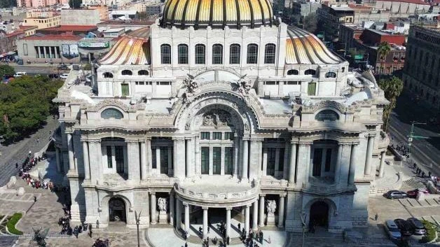 Llega cuerpo de Silvia Pinal a Palacio de Bellas Artes