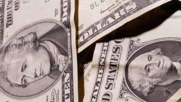 Resisten volatilidad el peso y la Bolsa