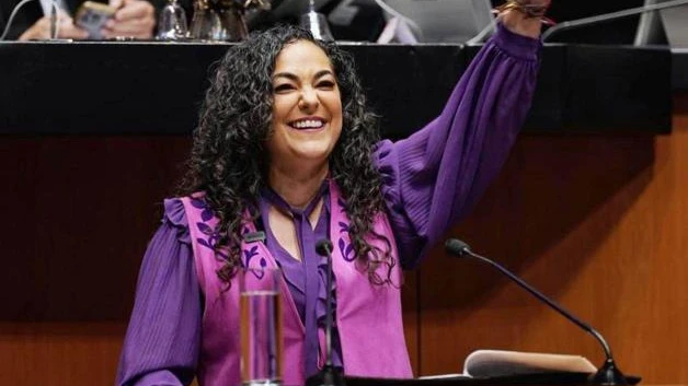 Llevan a la Presidenta, con A, a la Constitución