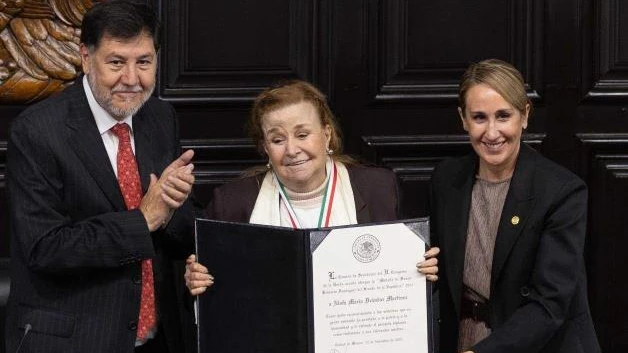 Reconoce Senado a Ninfa Deándar