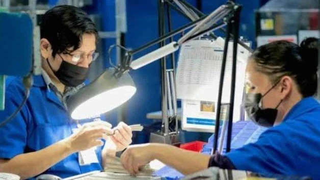 Emplazan a huelga a 27 maquiladoras; demandan obreros incrementos salariales
