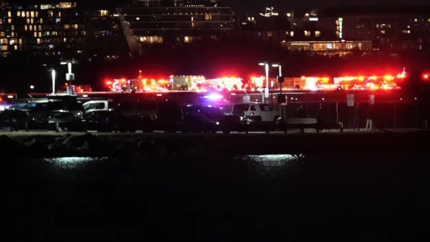 Han rescatado cuerpos de 27 pasajeros de avión American Airlines en Washington