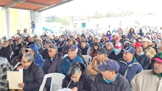 Otorgan apoyos al sector campesino
