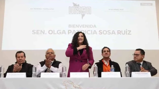 Da Olga Sosa charla a alumnos de la UMAN