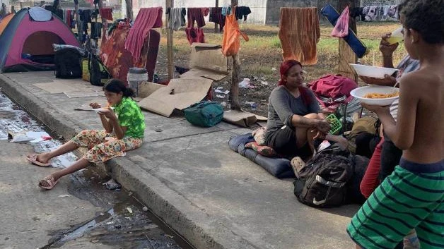 Iglesia pide acompañar a migrantes en su travesía