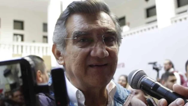Pide Américo a EU que no deporten en la madrugada