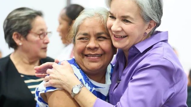 Entrega DIF Tamaulipas 200 aparatos auditivos