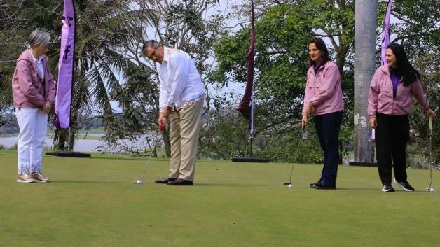Premia gobernador a ganadores de Torneo de Golf DIF Tampico