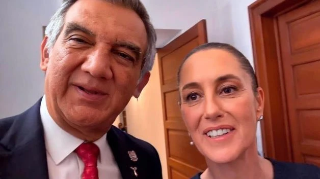 Asiste gobernador a la conmemoración de la constitución