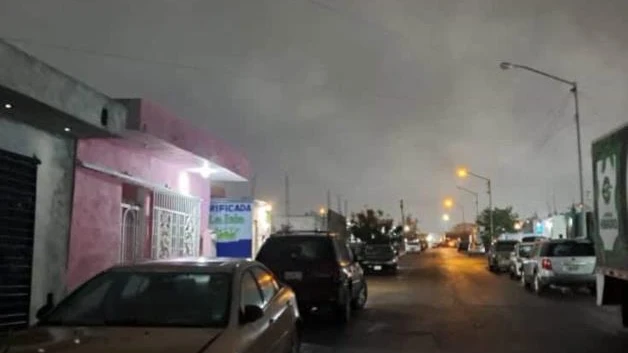 Sufren las familias por falta de luz en colonia