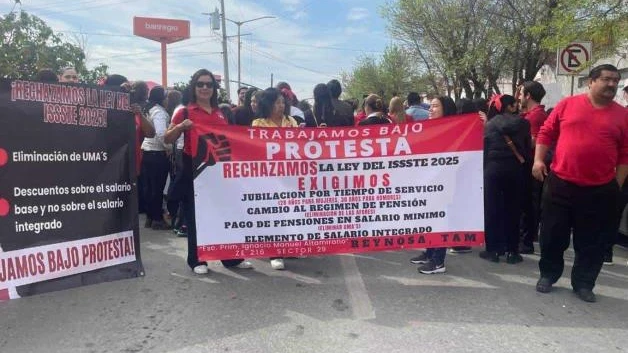 Exigen maestros jubilación digna