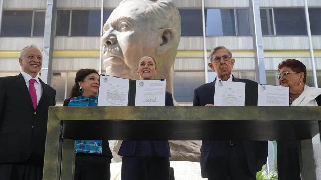 Firma Claudia Sheinbaum decreto a favor de Pemex