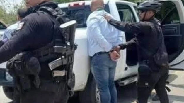 Confirman que delegado del IMSS portaba arma y $298 mil en efectivo
