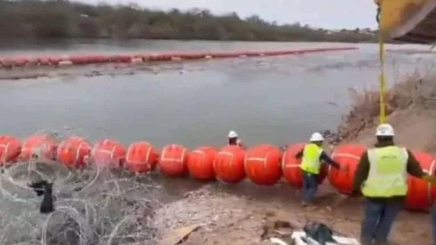 Ampliará Donald Trump muro flotante