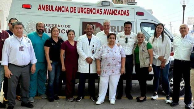Entregan ambulancia a hospital