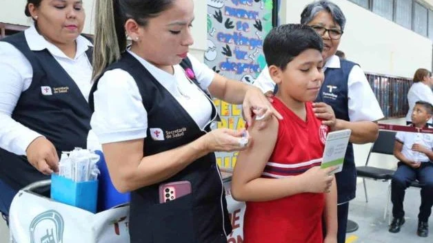 Suman cartilla de vacunación como requisito de inscripción