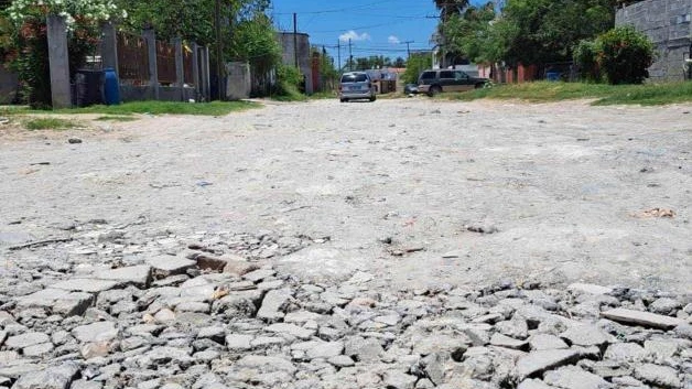 Llevan más de 40 años suplicando pavimentación de Riberas de Rancho Grande