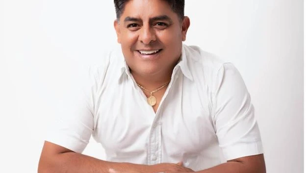 Renuncia candidato por tener narconexos