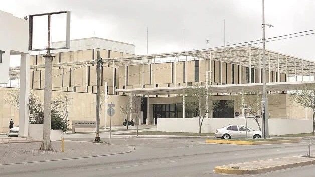 Consulado, saturado
