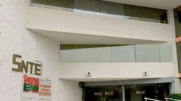 Acumula magisterio puestos electorales
