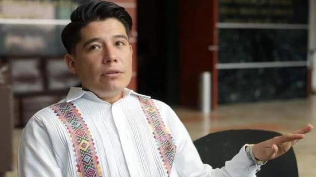Cesan a morenista por vida de ´lujos´