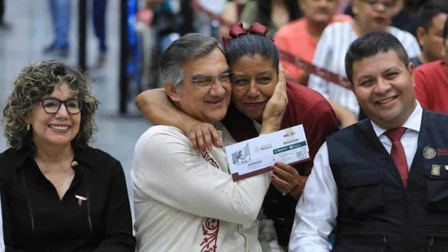 Arranca entrega de tarjetas de pensión para discapacitados