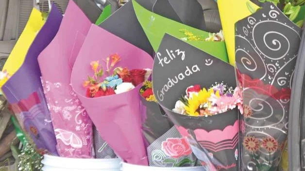 Generan las graduaciones gran derrama económica