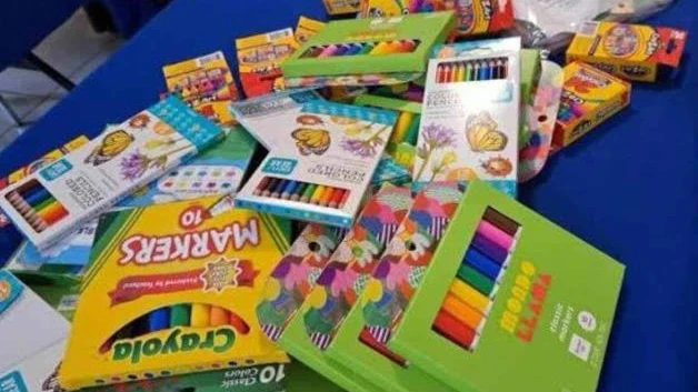 Otorgarán gratis útiles escolares