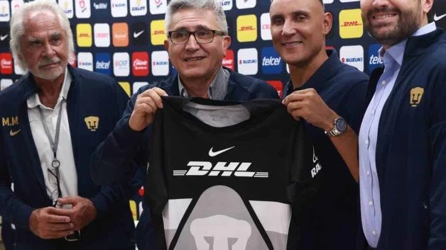 ¡Viene por título!