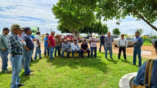 Continúan productores en su lucha por precios