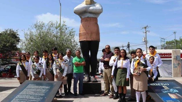 Llega aquí la estatua ´Historia en un Sueño´