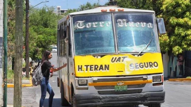 Circulan micros chatarra, pese a aumento al pasaje