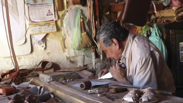 Prohíben que maquiladoras importen telas, ropa y calzado