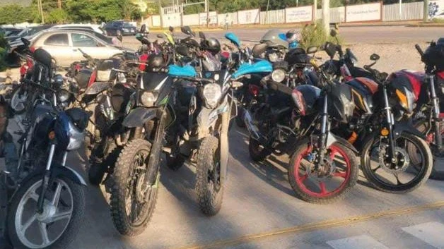 Retan motociclistas a la regularización