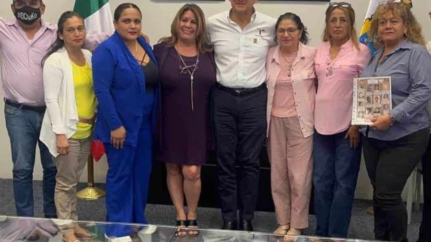 Sostienen diálogo Américo Villarreal y colectivos de búsqueda