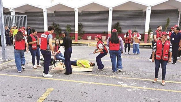 Emergencia simulada con un impacto real; supera SAT prueba de incendio