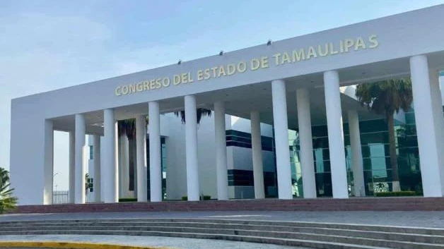 Van por empresas fantasma