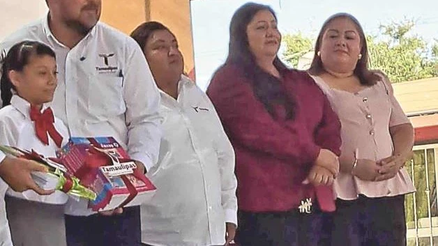 En ambiente de júbilo y alegría inician clases